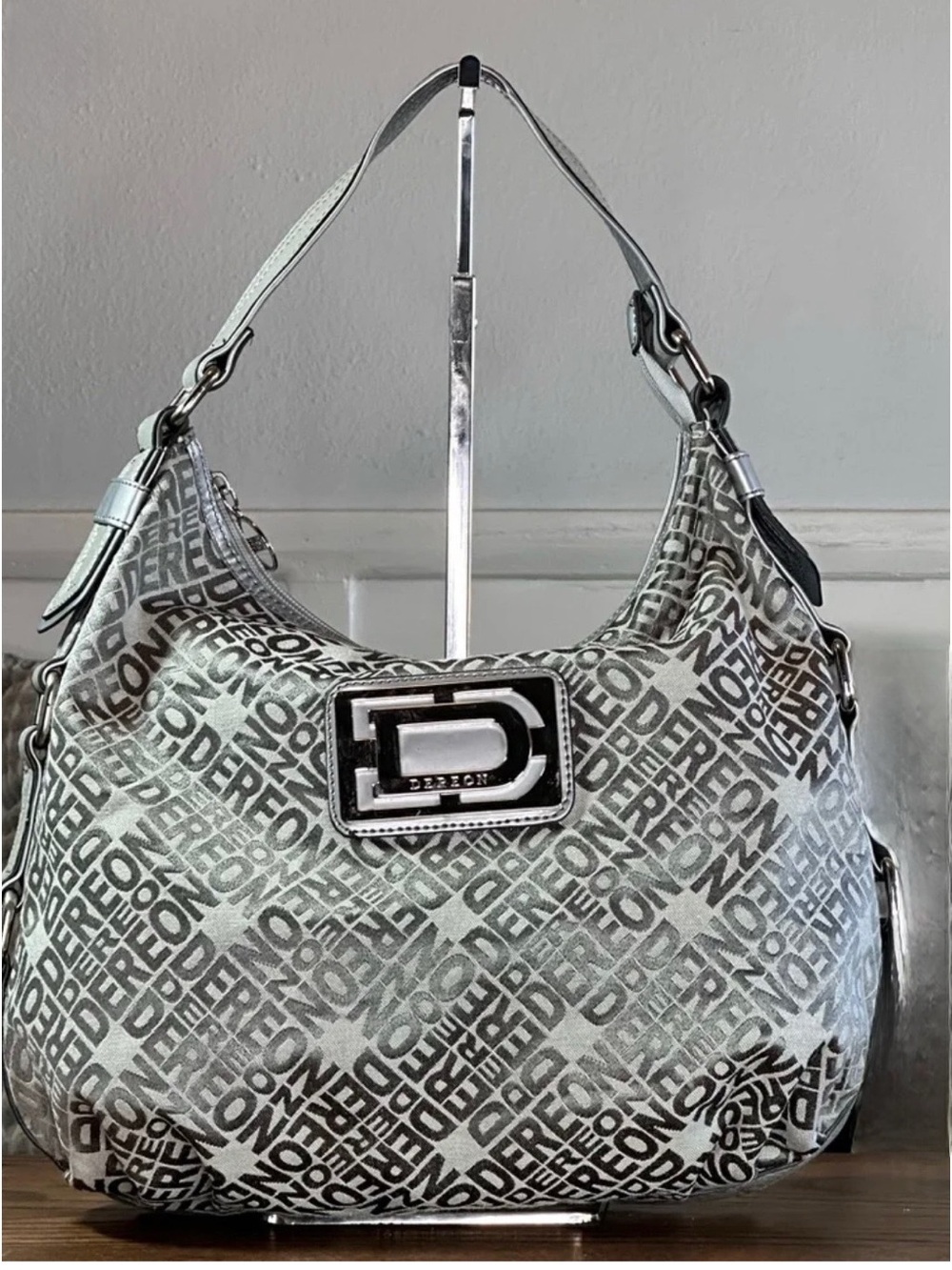House of Dereon Silver Logo-Print Shoulder Bag